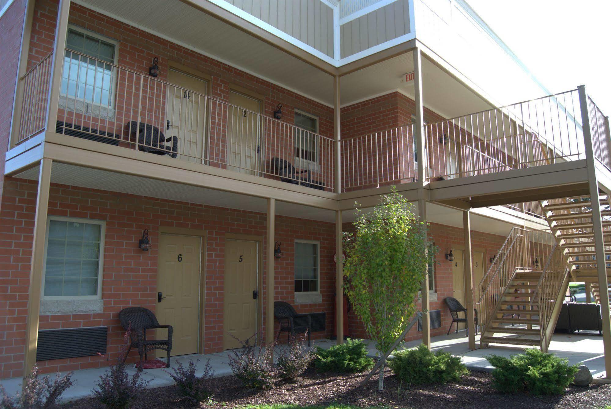 Put-In-Bay Victory Station Hotell Eksteriør bilde