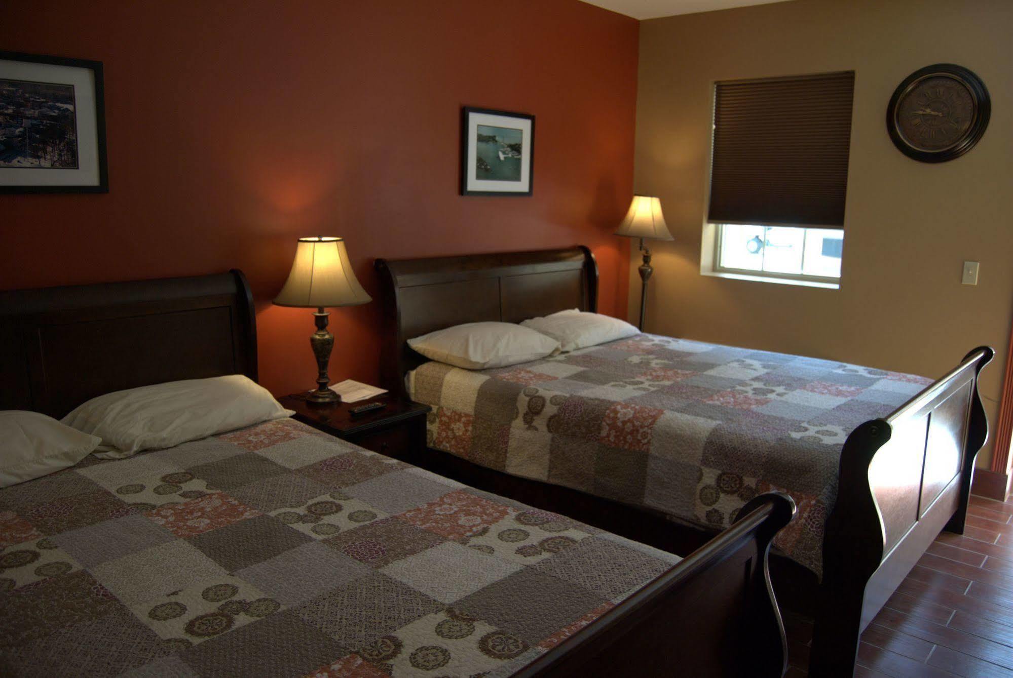 Put-In-Bay Victory Station Hotell Eksteriør bilde